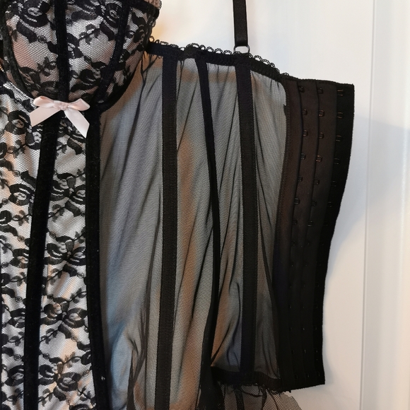 NWOT Ann Summers lace embellished corset - Picture 6 of 8